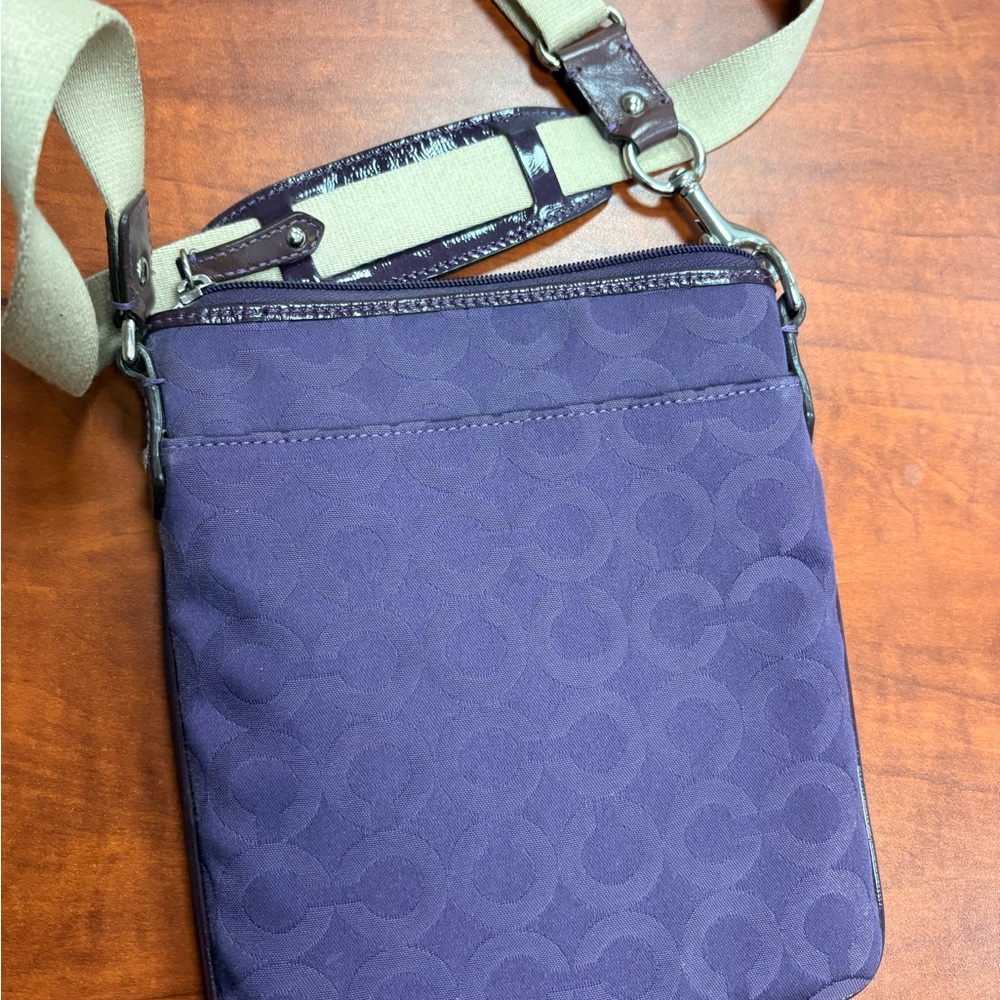 Coach Purple Signature Messenger with Ivory Strap - Picture 4 of 7